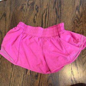 pink lululemon hotty hot shorts, size 4, 2.5 inch